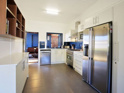 Bluetongue At Culburra - Dalby Accommodation 2