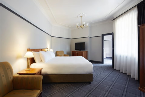 Brassey Hotel - Dalby Accommodation 0