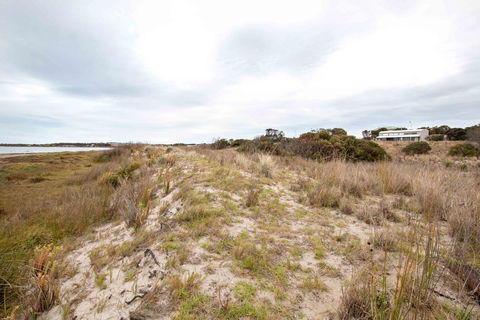Coorong Aurora - Breathtaking Waterfront Escape - Dalby Accommodation 1