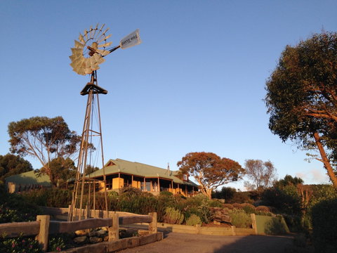Daysy Hill Country Cottages - Dalby Accommodation 0