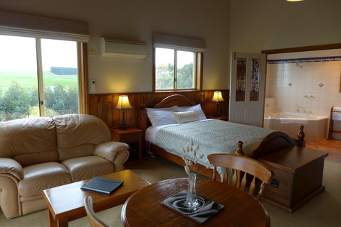 Daysy Hill Country Cottages - Dalby Accommodation 1