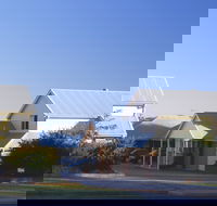 Dolphin Shores - Dalby Accommodation
