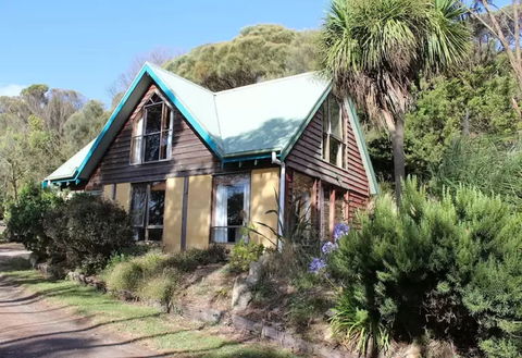 Eastern Reef Cottages - Dalby Accommodation 0