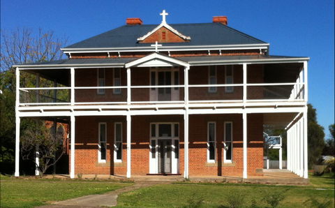 Eddy's Of Canowindra - Dalby Accommodation 0