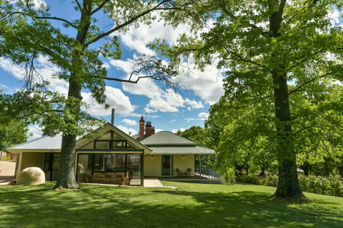 Elm Tree Lodge Beechworth - Dalby Accommodation 0