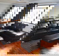 Ewetopia Farm - Dalby Accommodation