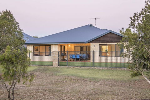 Fairway View - Dalby Accommodation 0