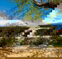 Laidlaw Cottage - Dalby Accommodation