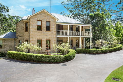 Le Chateau - Dalby Accommodation 1