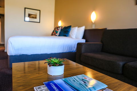 Port Lincoln Hotel - Dalby Accommodation 2