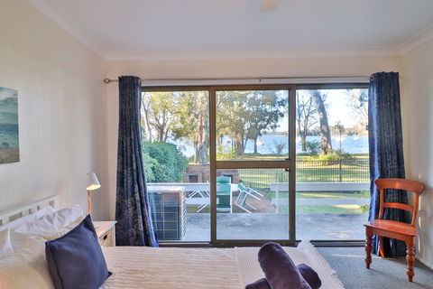 Sail And Surf - Dalby Accommodation 2