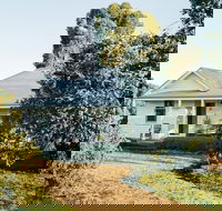 Salt Creek Cottage - Dalby Accommodation