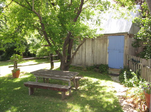 Settlers Hut - Dalby Accommodation 1
