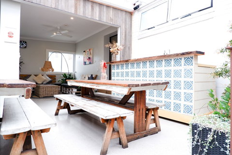 Stoke Beach House - Dalby Accommodation 0