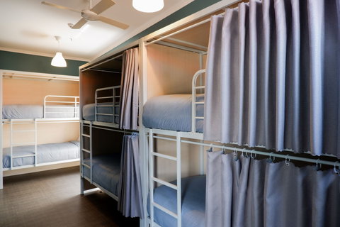 Stoke Beach House - Dalby Accommodation 2