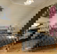 Strother's Farm House - Dalby Accommodation