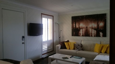 Suze Pumpkin House - Dalby Accommodation 2
