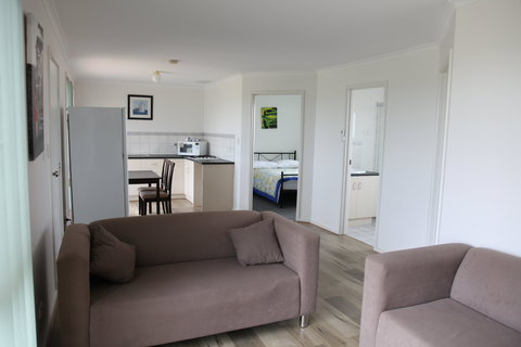 Tarnasey Farm - Grandma's Getaway - Dalby Accommodation 1