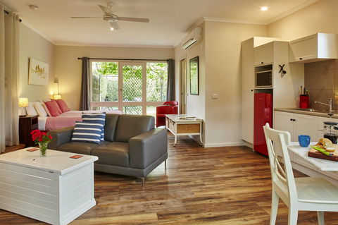 Tessies Studio At Bright - Dalby Accommodation 0