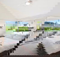 The Lakehouse at 201 - Dalby Accommodation