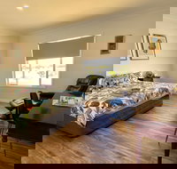 The Mains Guest House - Dalby Accommodation