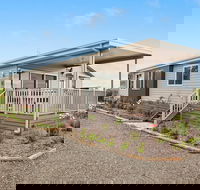 The Lake House - Dalby Accommodation