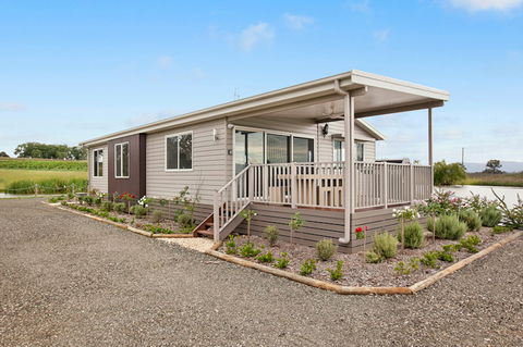 The Lake House - Dalby Accommodation 0