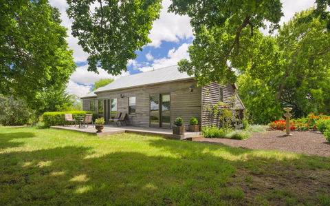 Timboon House & Stables - Dalby Accommodation 0