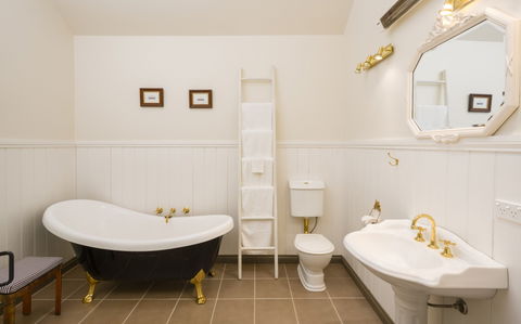 Timboon House & Stables - Dalby Accommodation 1
