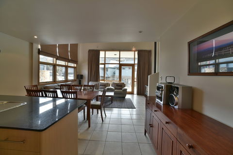 Tomarlin Views 1 - Dalby Accommodation 1