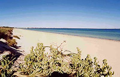 A Beachfront Villa Rockingham - Dalby Accommodation 1