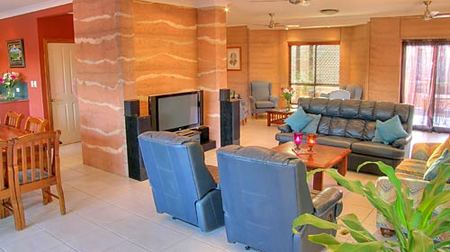 Gladstone Earth And Sea - Dalby Accommodation 0