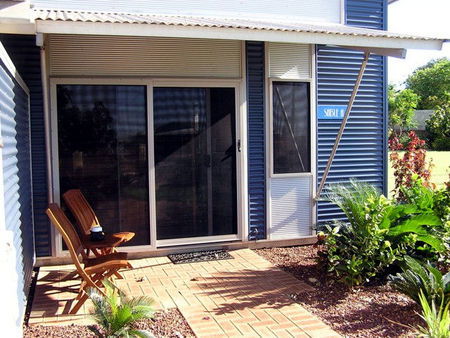 Point Samson Chalets - Dalby Accommodation 1