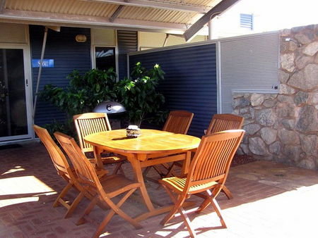 Point Samson Chalets - Dalby Accommodation 2