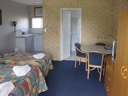 The Jetty Resort - Dalby Accommodation 2