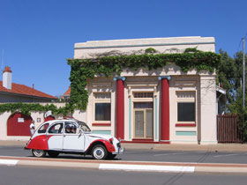 Merredin Bed & Breakfast - Dalby Accommodation 0