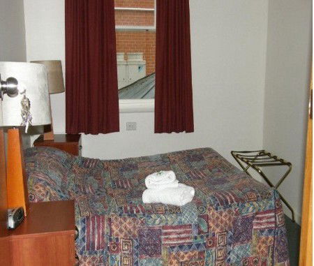 Knickerbocker Hotel Motel - Dalby Accommodation 4