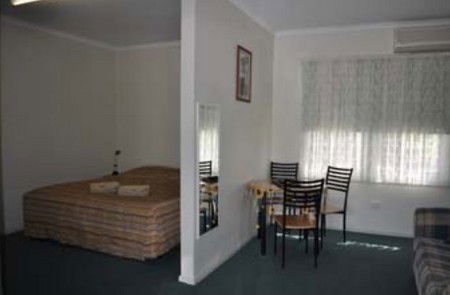 Back Obourke Accommodation - Dalby Accommodation 0