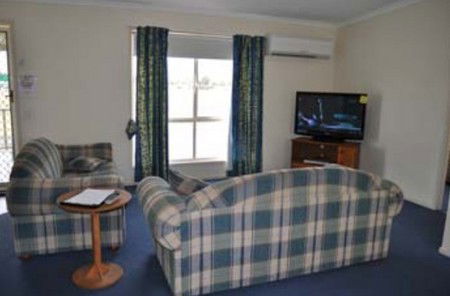 Back Obourke Accommodation - Dalby Accommodation 1
