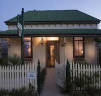 Emaroo Cottages - Dalby Accommodation