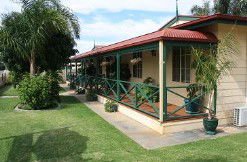 Outback Villas - Dalby Accommodation 2
