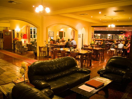 The Bull And Bush Tavern - Dalby Accommodation 2