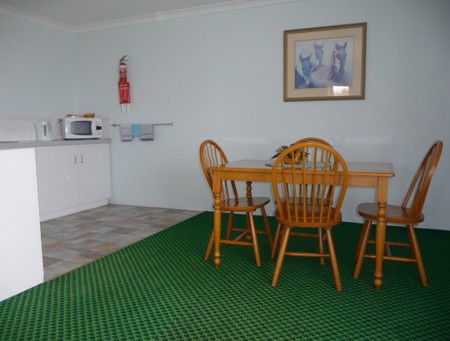 Cervantes Holiday Homes & Units - Dalby Accommodation 3