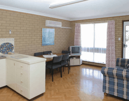 Port Denison Holiday Units - Dalby Accommodation 1