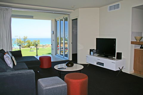Clarion Suites Mullaloo Beach - Dalby Accommodation 5