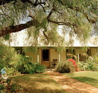 Rock of Ages Cottage Bed and Breakfast - Dalby Accommodation