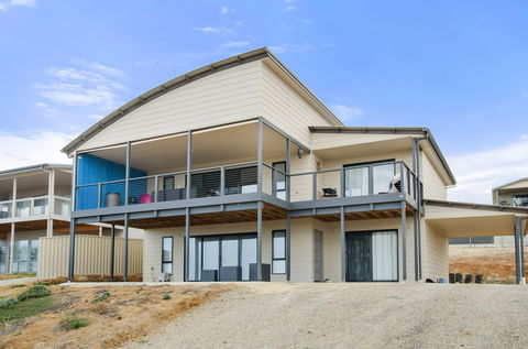 15 Millard Court - Dalby Accommodation 0
