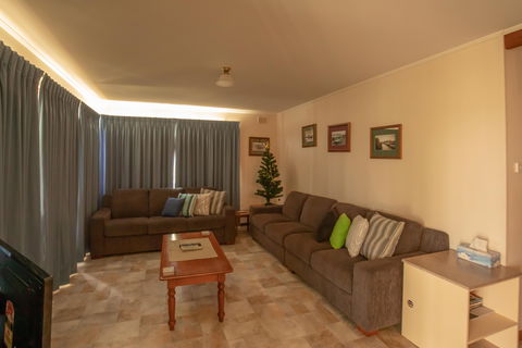 78  River Lane Mannum -River Shack Rentals - Dalby Accommodation 2