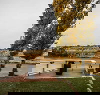 80 Page Drive Blanchetown -River Shack Rentals - Dalby Accommodation