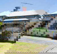 Abaleen House - Dalby Accommodation